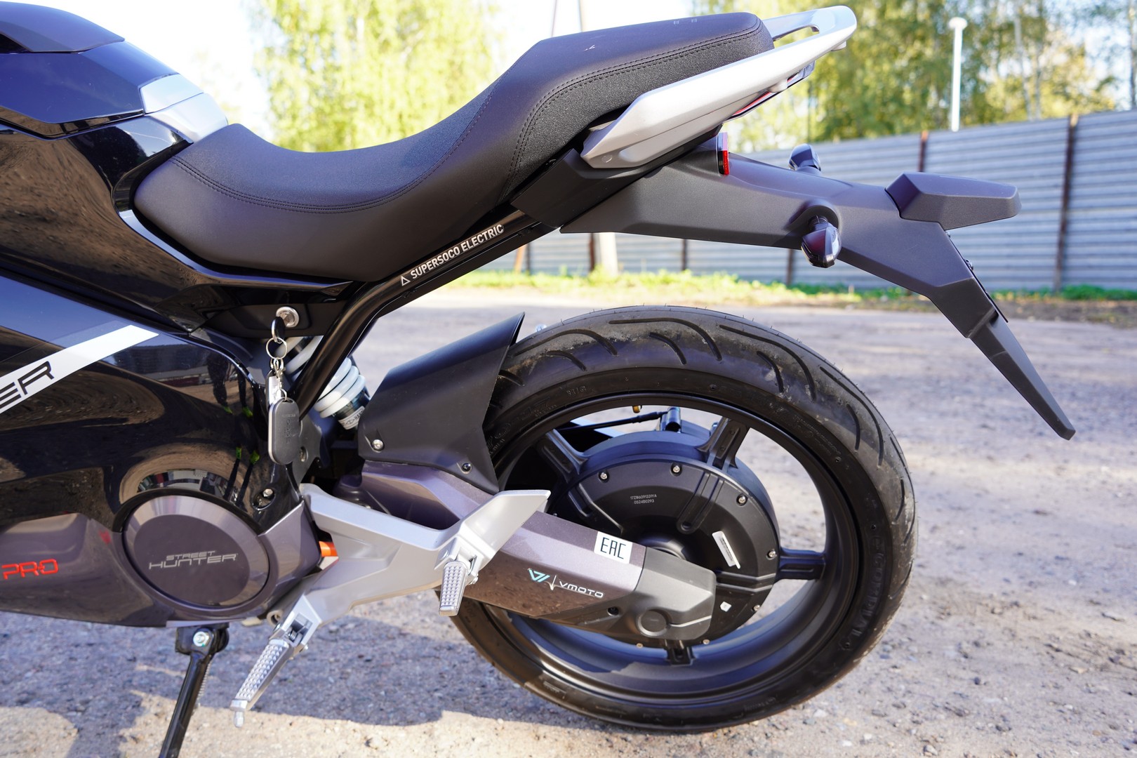 Электромотоцикл WHITE SIBERIA SUPER SOCO TS STREET HUNTER PRO (Черный)(У)219-014 фото