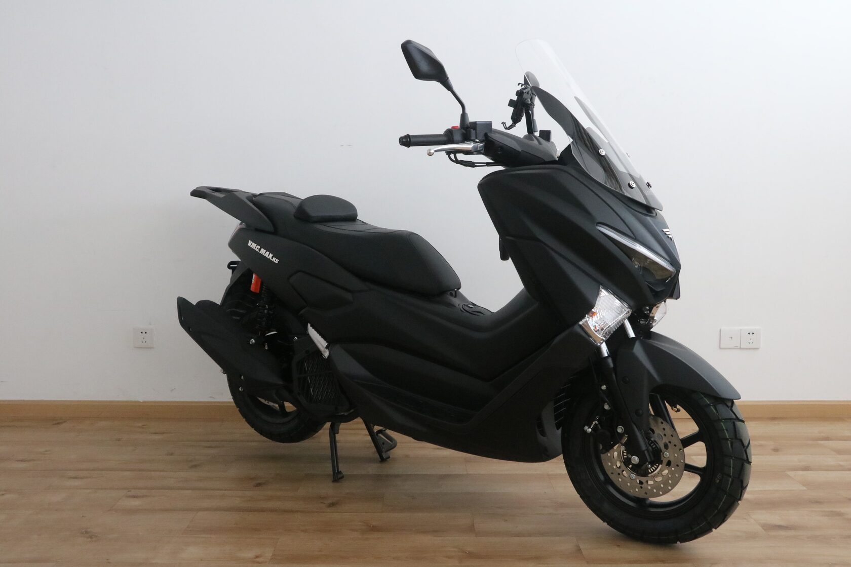 Скутер Vento (VMC) Max RS (150cc Жидкостное охл.) фото