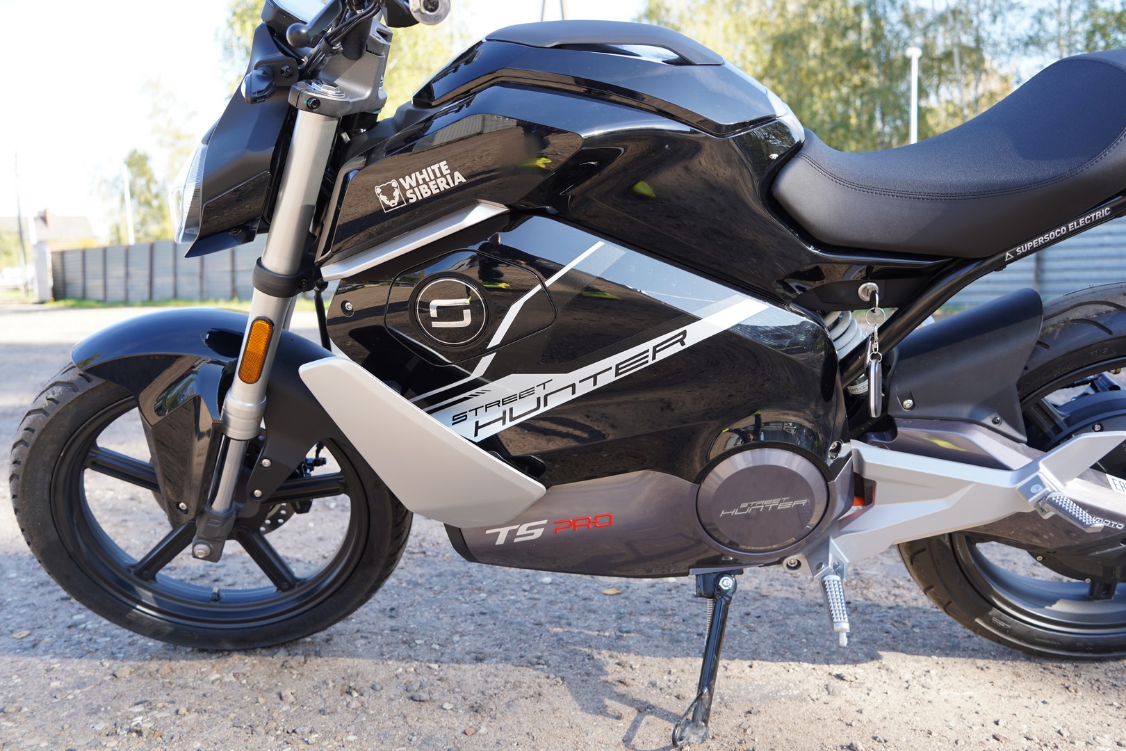 Электромотоцикл WHITE SIBERIA SUPER SOCO TS STREET HUNTER PRO (Черный)(У)219-014 фото