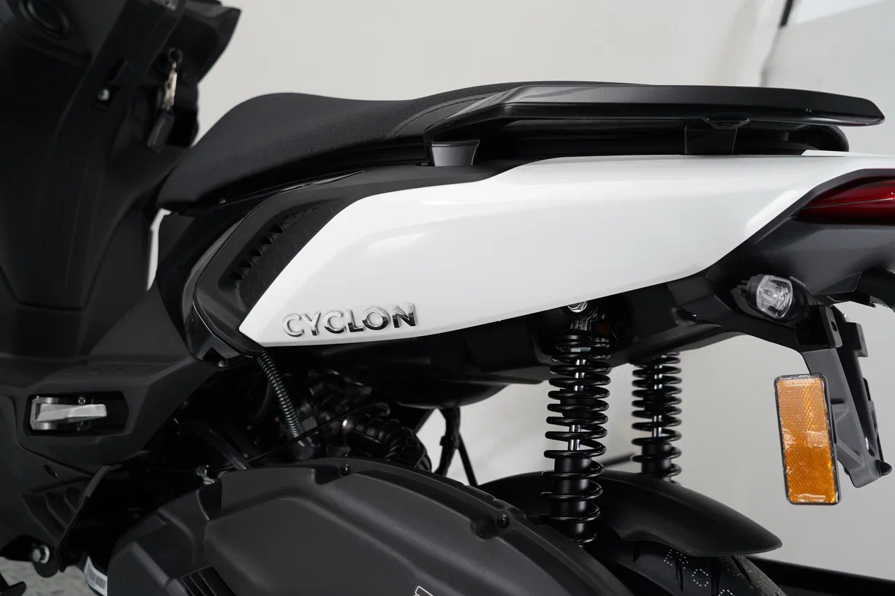 Скутер Vento (VMC) CYCLONE фото